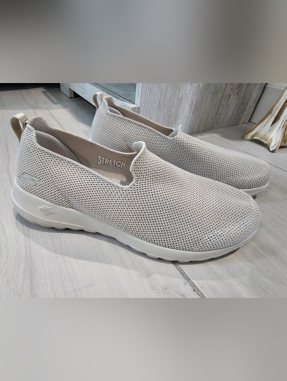 Skechers Women's Slip-On Knit Beige Cream Sneakers Size 9.5